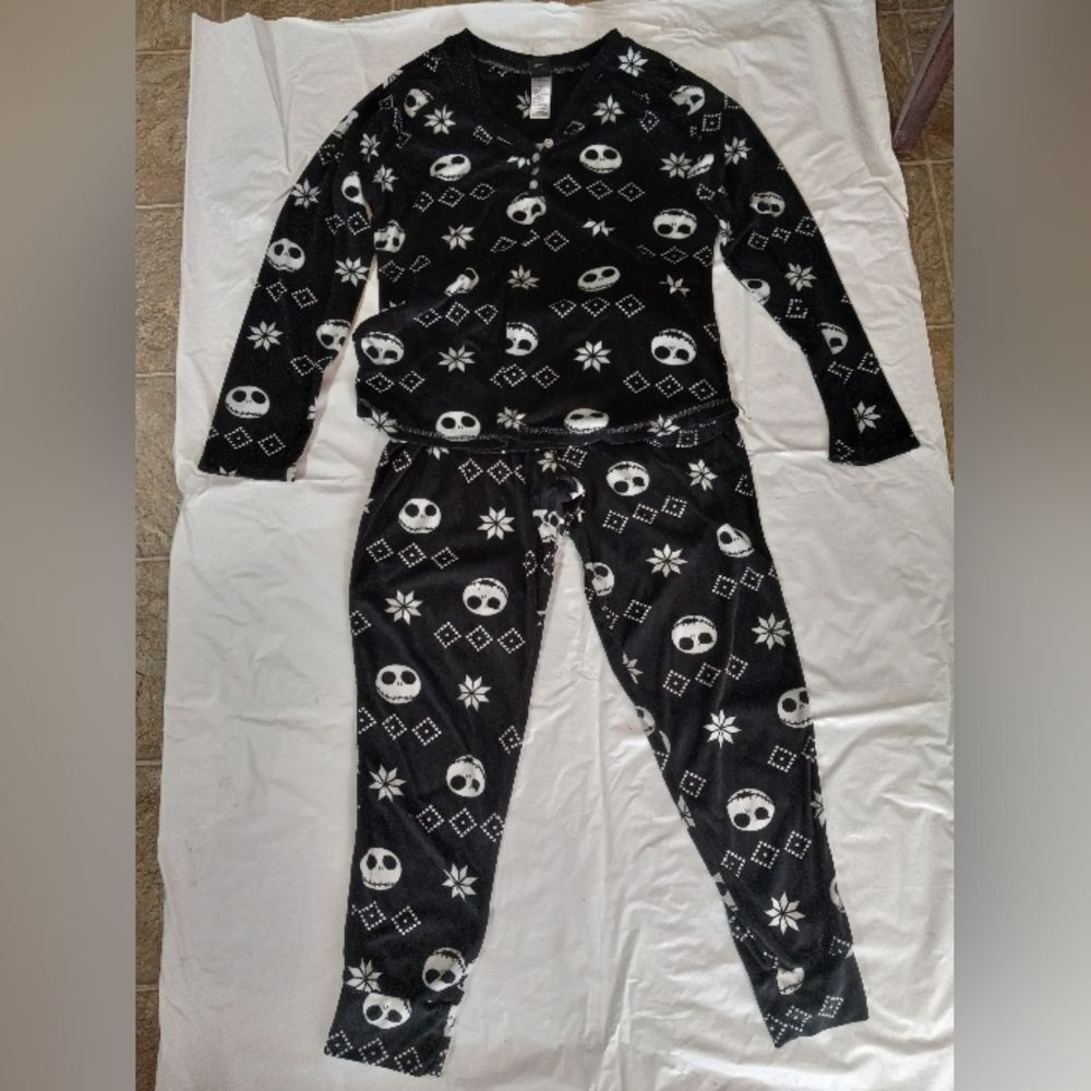Disney Tim Burton's The Nightmare Before Christmas 2 Piece Pajama Set - Picture 1 of 9